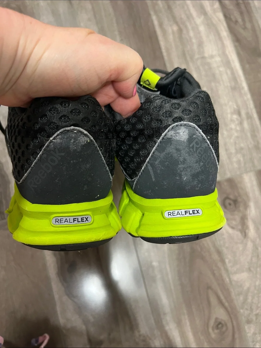 🔥🔥Reebok Men’s Black & Neon Yellow Running Shoes